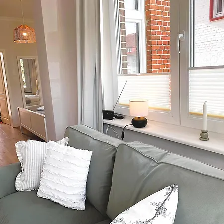 Johanna App 2 - Maritimes Wohnen In Bester Lage Mit Suedbalkon & Garten דירה *